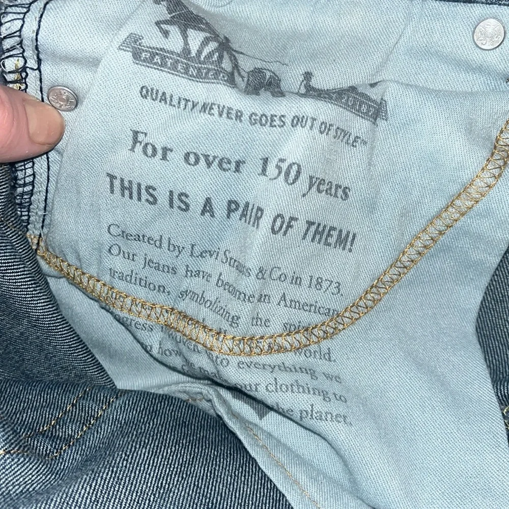 Men’s Levi jeans, W32 L34 dark denim designed by my daughter so the ONLY PAIR